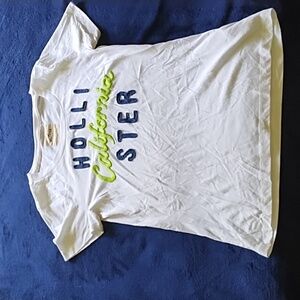 Hollister t shirt